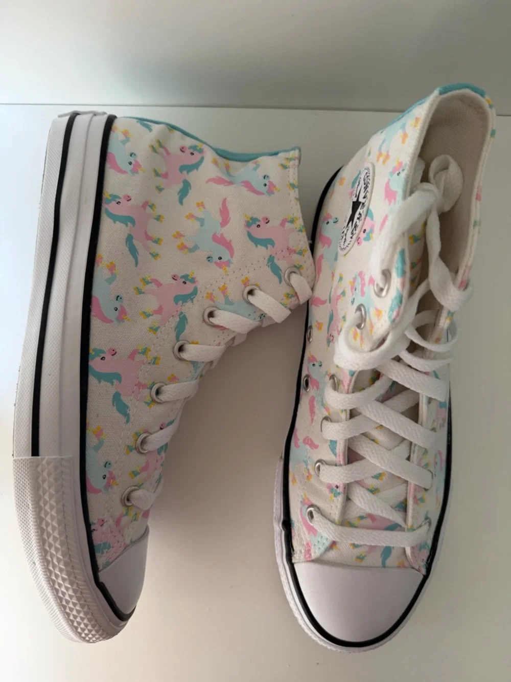 CONVERSE CTAS Hi Unicorn High Top Sneakers Multicolor - Juniors Size 5